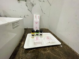 TBS Sea View - Full AC- Pool & Breakfast