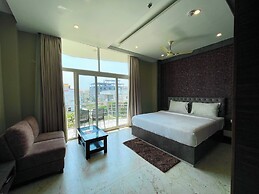 TBS Sea View - Full AC- Pool & Breakfast