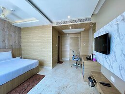 TBS Sea View - Full AC- Pool & Breakfast