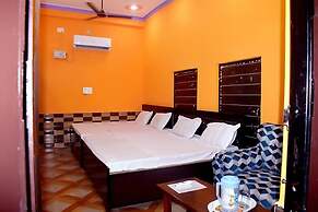 Goroomgo Raghunandan Guest House Ayodhya