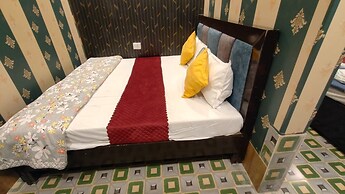 Goroomgo Raghunandan Guest House Ayodhya