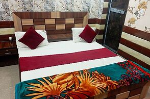 Goroomgo Raghunandan Guest House Ayodhya