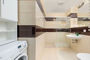 Apartment With Outdoor Gym by Renters