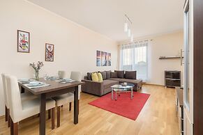 Apartment With Outdoor Gym by Renters