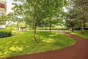 Apartment With Outdoor Gym by Renters