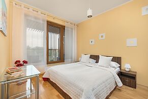 Apartment With Outdoor Gym by Renters