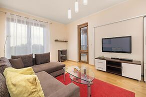 Apartment With Outdoor Gym by Renters