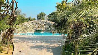 Bento The Roar Resort.