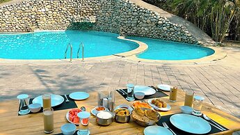 Bento The Roar Resort.