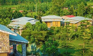 Bento The Roar Resort.