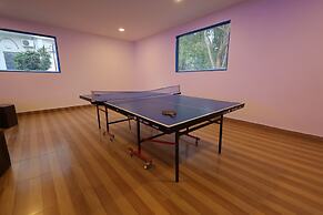 Bento The Roar Resort.