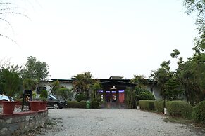 Bento The Roar Resort.