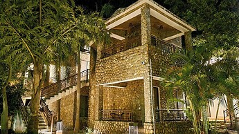 Bento The Roar Resort.