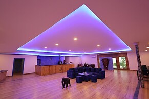 Bento The Roar Resort.