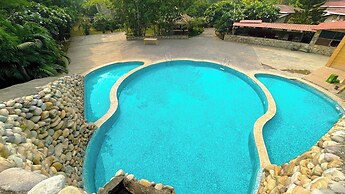 Bento The Roar Resort.