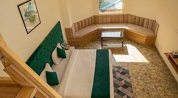 Bento The Roar Resort.