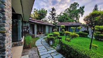 Bento The Roar Resort.