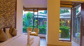 Bento The Roar Resort.