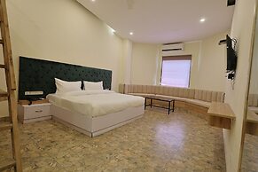 Bento The Roar Resort.