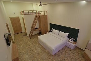 Bento The Roar Resort.