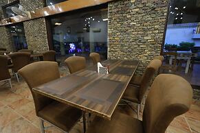 Bento The Roar Resort.