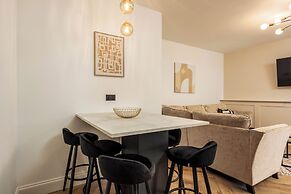 Wellington Lodge - Donnini Apartments