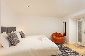 Wellington Lodge - Donnini Apartments