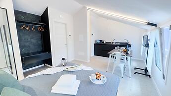 Graceful Apartments - Hell Apartment