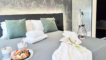 Graceful Apartments - Hell Apartment