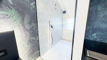 Graceful Apartments - Hell Apartment