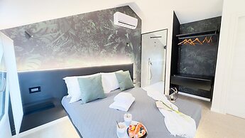 Graceful Apartments - Hell Apartment