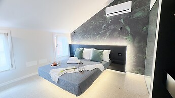 Graceful Apartments - Hell Apartment