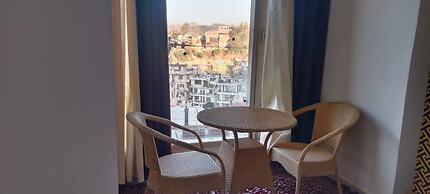 Goroomgo Himalayan Guest House Solan