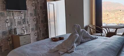 Goroomgo Himalayan Guest House Solan