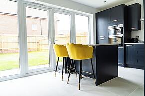 3 Bedroom 3.5 Bathroom House Chichester