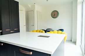 3 Bedroom 3.5 Bathroom House Chichester