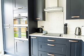 3 Bedroom 3.5 Bathroom House Chichester
