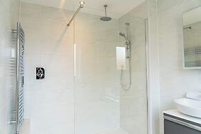 3 Bedroom 3.5 Bathroom House Chichester