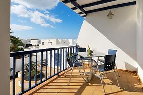 Immaculate 2-bed Apartment No 5 in Playa Blanca