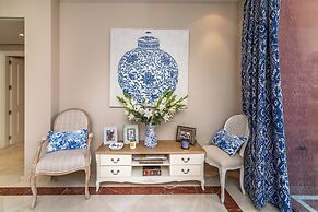 Luxury 2-bed Apartment in Elviria W/pool