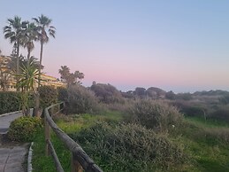 Luxury 2-bed Apartment in Elviria W/pool