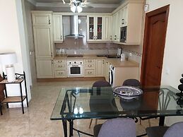 Delightful Spacious 2 bed Apartment in Nerja