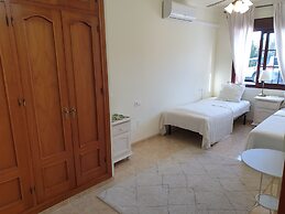 Delightful Spacious 2 bed Apartment in Nerja