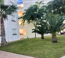 Stylish 2-bed Apartment Overlooking the Fairways