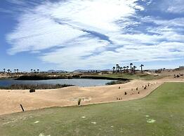 Stylish 2-bed Apartment Overlooking the Fairways