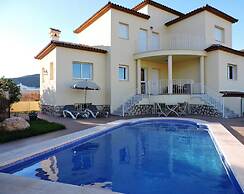 Stunning 3-bed House in Pego