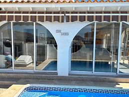 Amira a Modern House in San Juan de los Terreros