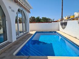 Amira a Modern House in San Juan de los Terreros