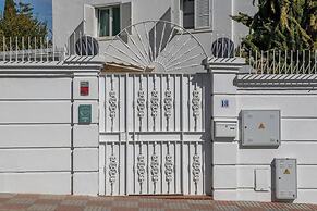 Charming 10 Pers Villa With Swimmingpool Sevilla