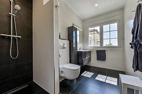 Very Luxurious Seaside Villa With Private Pool